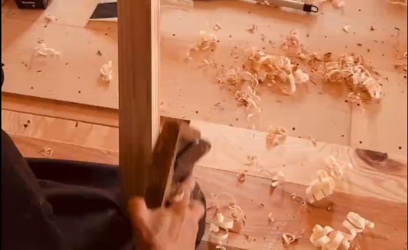 現場にほんのり木の香りが立ちこめる